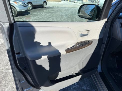 Used 2015 Toyota Sienna XLE Premium image 8