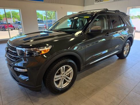 Used 2022 Ford Explorer XLT w/ Equipment Group 202A AWD/4WD image 1