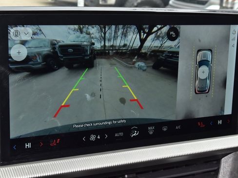 Certified 2025 Ford Explorer Platinum w/ LUX Leather Package image 29