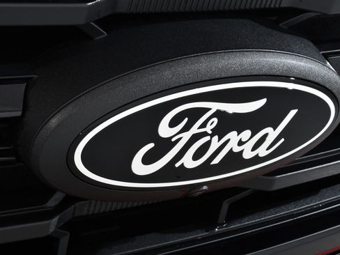 New 2025 Ford F150 XLT w/ Equipment Group 302A MID image 20