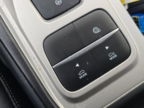 Used 2022 Ford Explorer XLT image 29