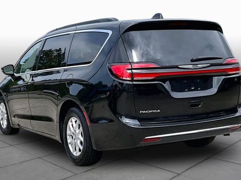 Used 2022 Chrysler Pacifica Touring-L FWD image 11