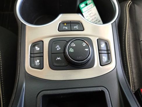 Used 2020 GMC Terrain Denali w/ GMC Pro Grade Package AWD/4WD image 15
