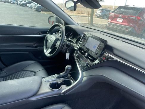 Used 2024 Toyota Camry SE image 2