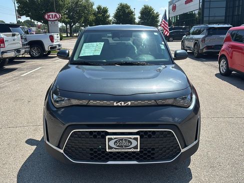Used 2025 Kia Soul LX w/ LX Technology Package FWD image 2