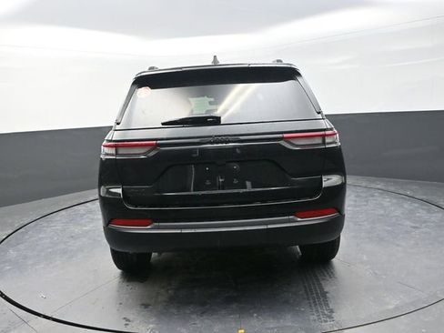 New 2026 Jeep Grand Cherokee Altitude AWD/4WD image 9