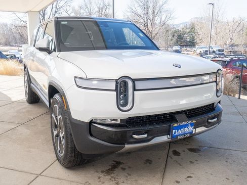 Used 2024 Rivian R1S Adventure image 2