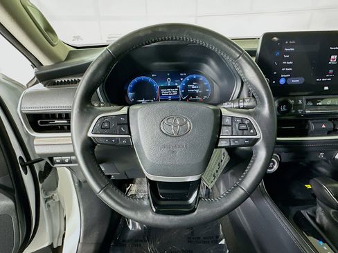 Used 2024 Toyota Grand Highlander AWD image 15