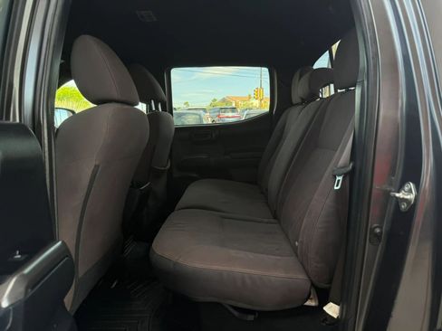 Used 2019 Toyota Tacoma TRD Off-Road w/ Technology Package AWD/4WD image 41