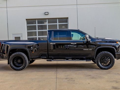 Used 2021 Chevrolet Silverado 3500 High Country image 11