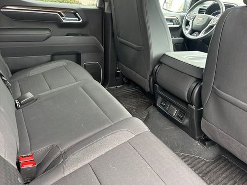Used 2025 Chevrolet Silverado 1500 LT image 18