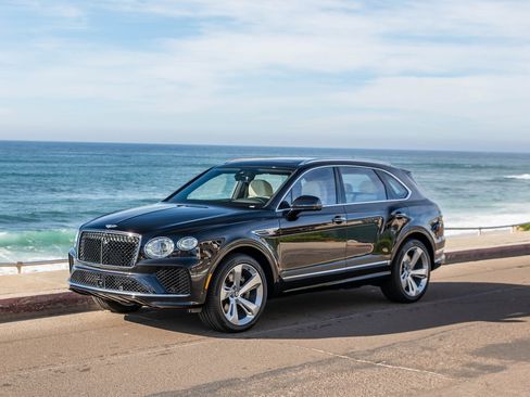 Used 2025 Bentley Bentayga V8 image 1
