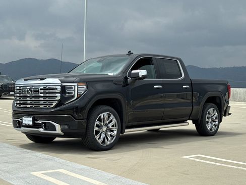 Used 2026 GMC Sierra 1500 Denali AWD/4WD image 4