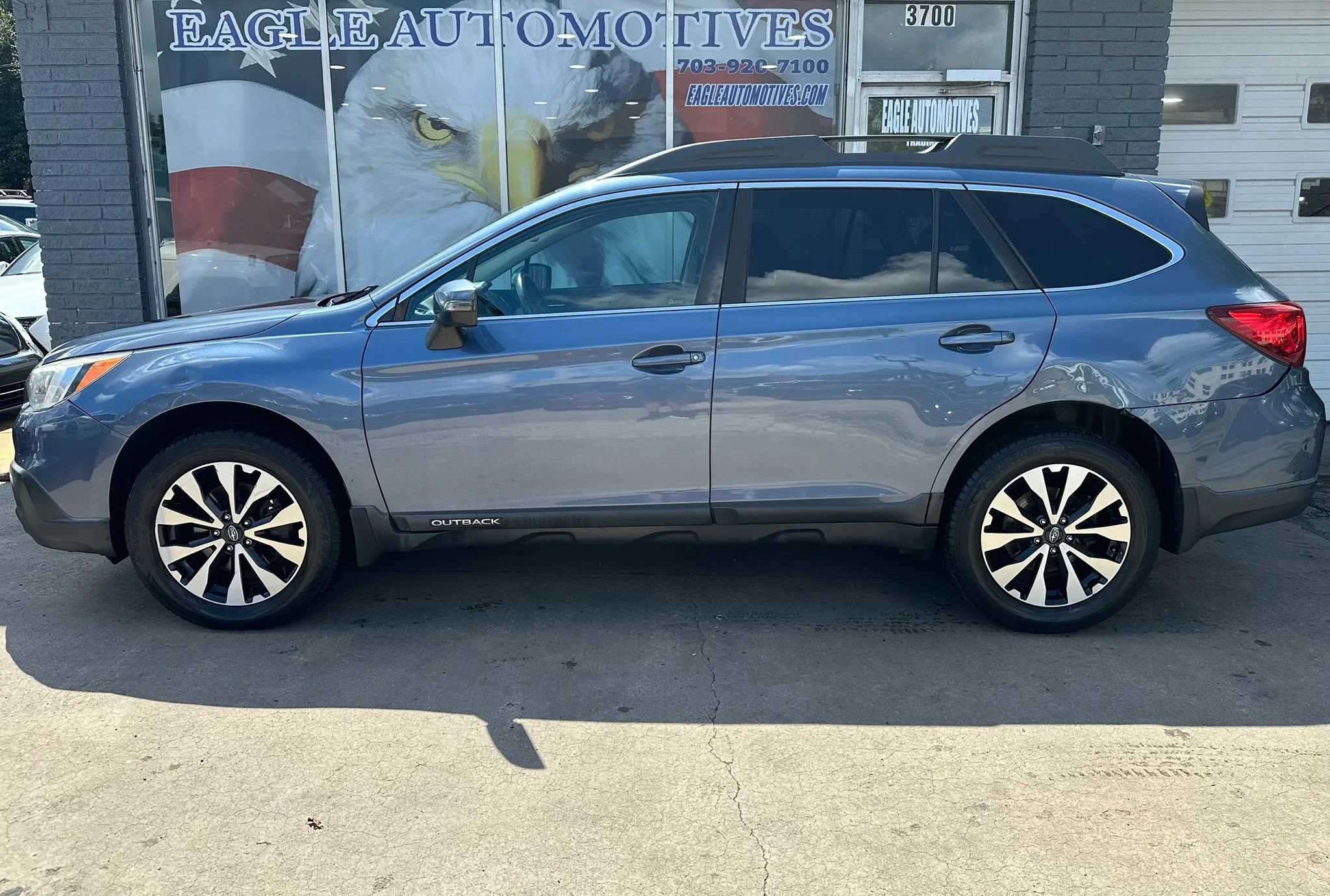 Used 2017 Subaru Outback 3.6R Limited AWD/4WD image 6