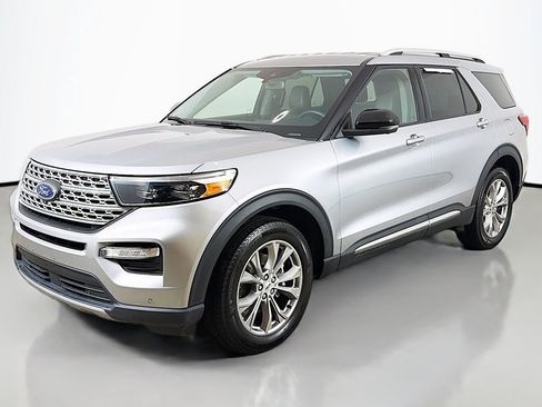 Used 2023 Ford Explorer Limited w/ Equipment Group 301A AWD/4WD image 11