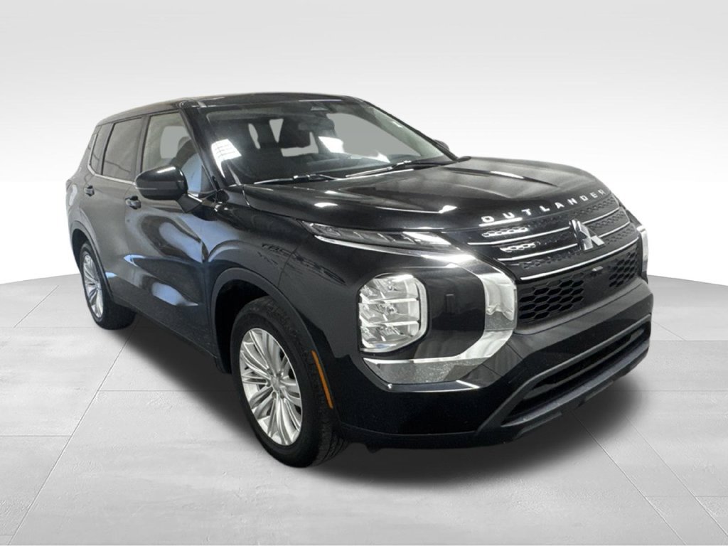 Used 2022 Mitsubishi Outlander ES AWD/4WD image 4