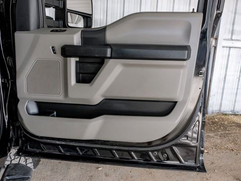 Used 2018 Ford F250 XL w/ STX Appearance Package AWD/4WD image 44