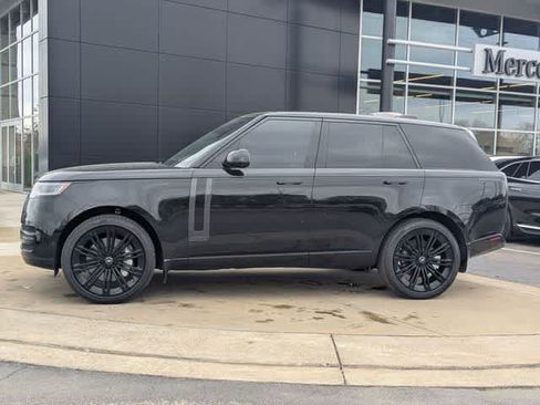 Used 2025 Land Rover Range Rover SE AWD/4WD image 6