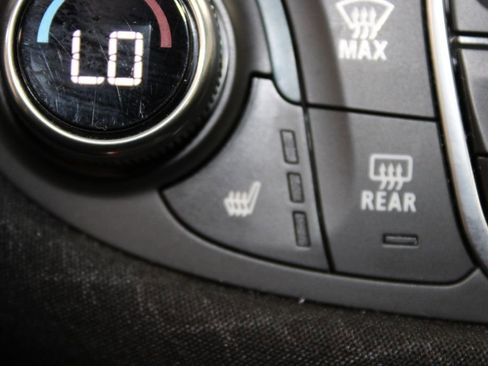 Used 2024 Chevrolet Malibu LT image 33