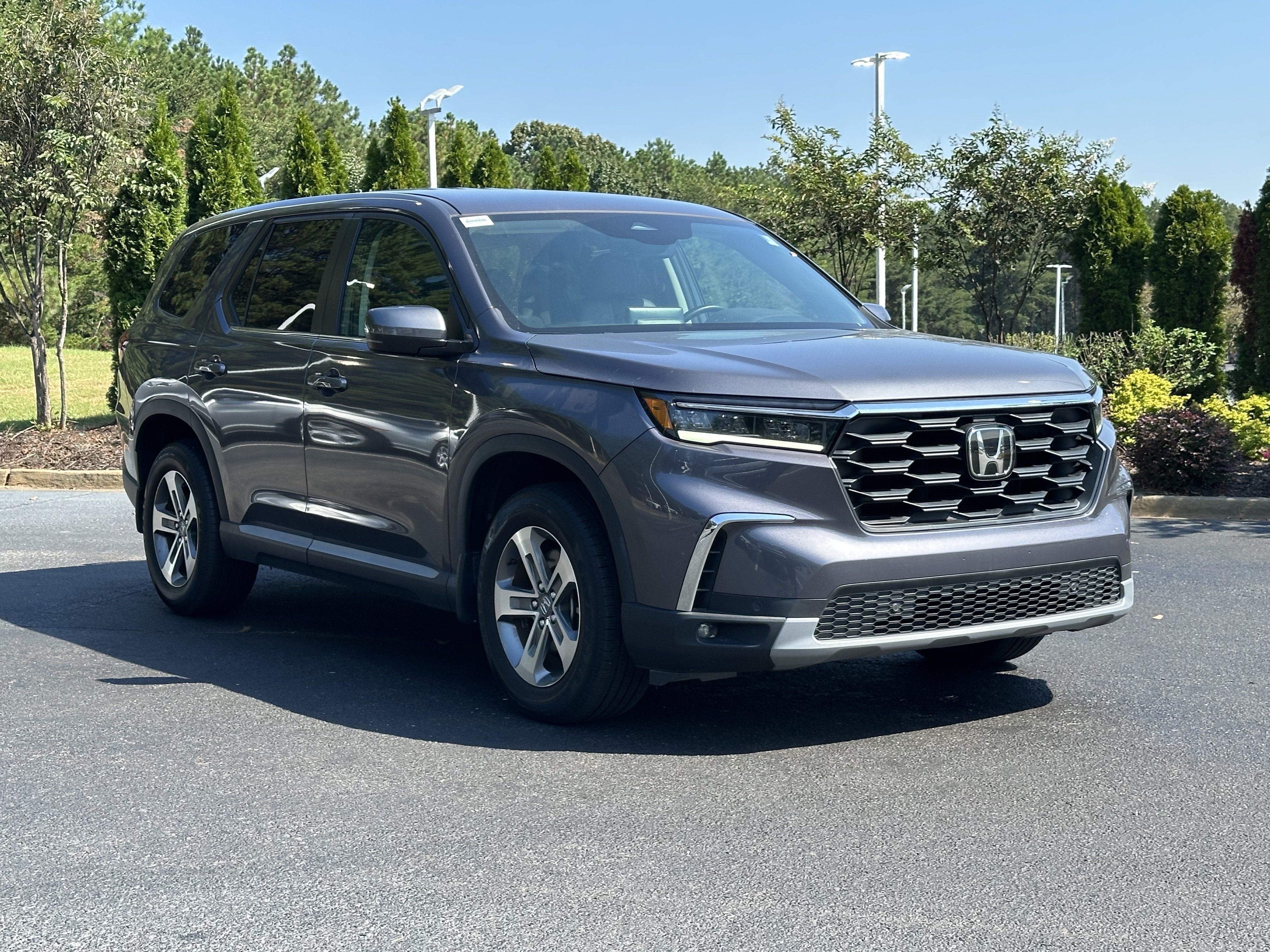 Used 2025 Honda Pilot EX-L image 2