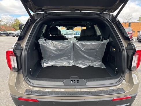 New 2026 Ford Explorer ST-Line w/ ST-Line Street Pack image 22