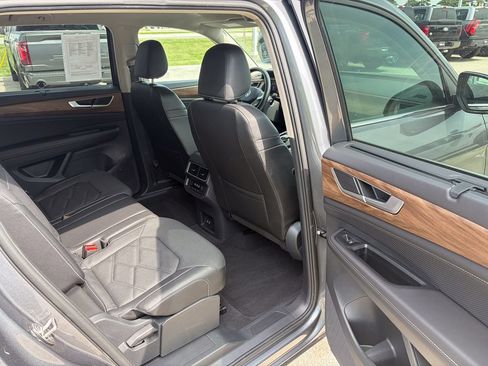 Used 2025 Volkswagen Atlas SE AWD/4WD image 20