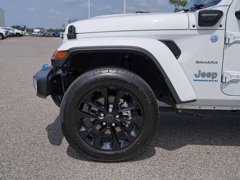 Used 2024 Jeep Wrangler Unlimited Sahara AWD/4WD image 11