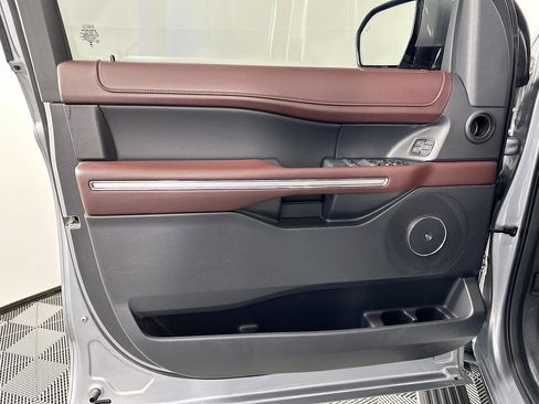 Used 2023 Ford Expedition Max Limited image 27