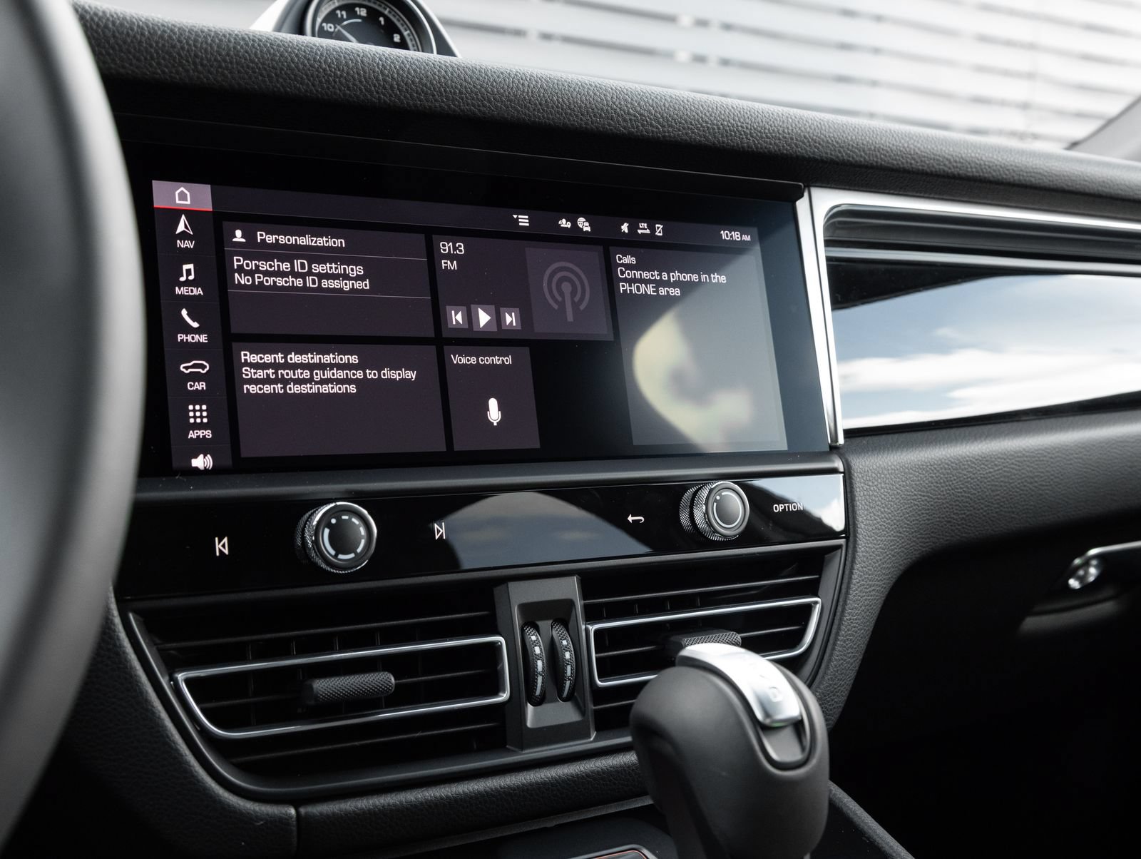 Certified 2026 Porsche Macan AWD/4WD image 25