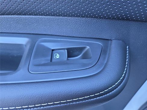 New 2026 Volkswagen Atlas Cross Sport SE image 26