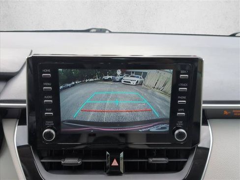 Used 2020 Toyota Corolla LE FWD image 12