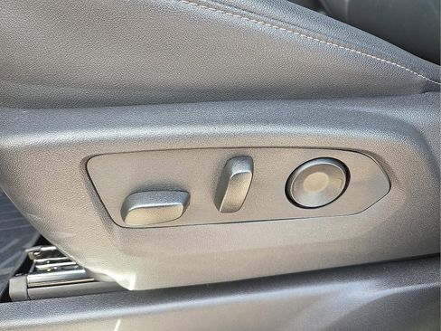 Used 2025 Chevrolet Silverado 1500 LT Trail Boss w/ Convenience Package II image 14