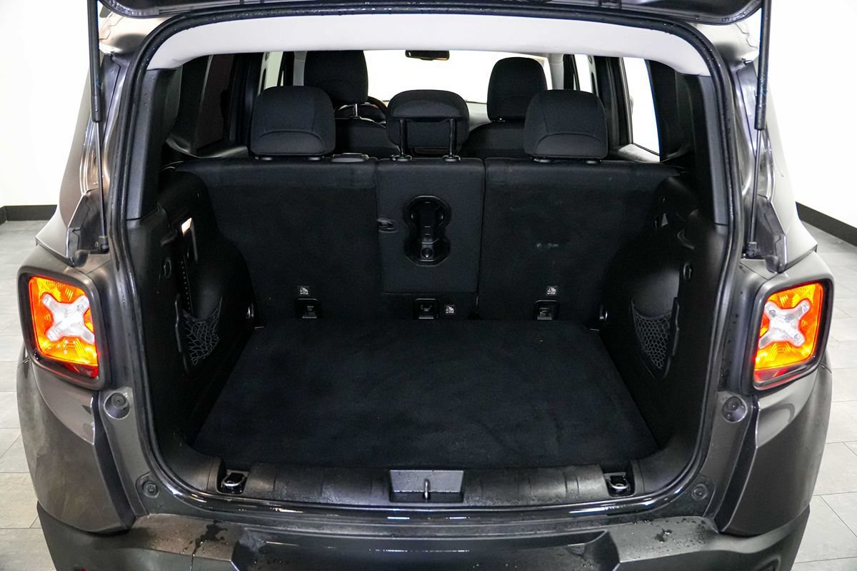 Used 2020 Jeep Renegade Altitude FWD image 25