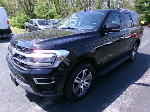 Used 2024 Ford Expedition Limited AWD/4WD image 5