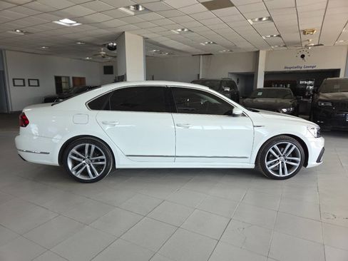 Used 2019 Volkswagen Passat 2.0T SE R-Line FWD image 8