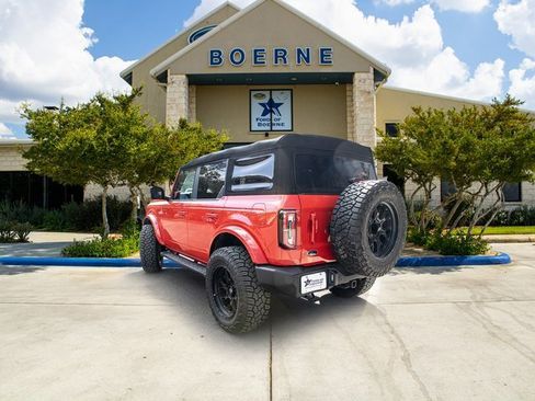 Used 2023 Ford Bronco Outer Banks image 3
