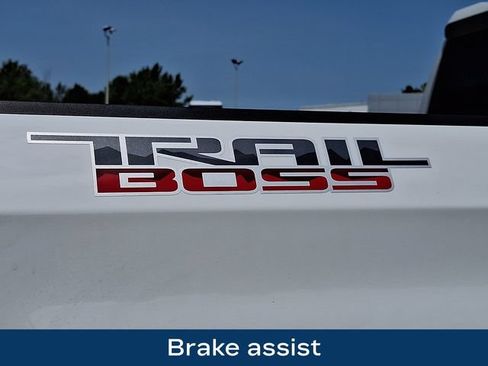Used 2025 Chevrolet Silverado 1500 LT Trail Boss w/ LPO, Dark Essentials Package AWD/4WD image 35