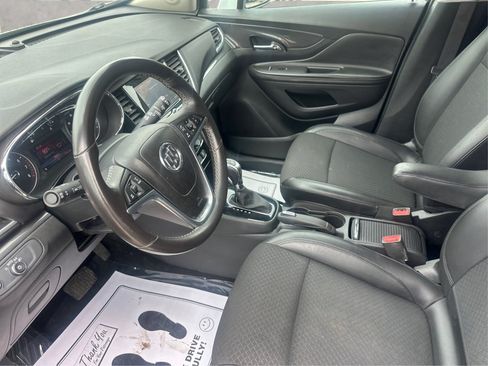 Used 2022 Buick Encore Preferred AWD/4WD image 11