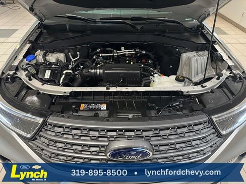 Used 2024 Ford Explorer XLT w/ Equipment Group 202A AWD/4WD image 31