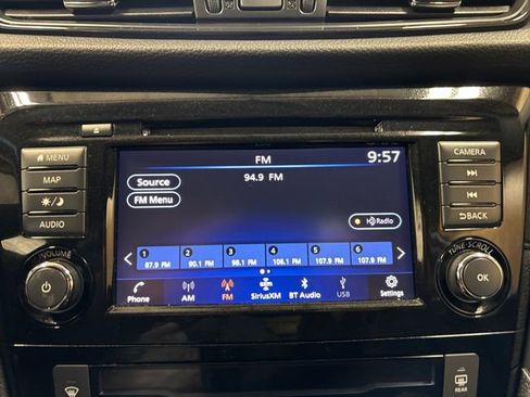 Used 2018 Nissan Rogue SV w/ Premium Package AWD/4WD image 18