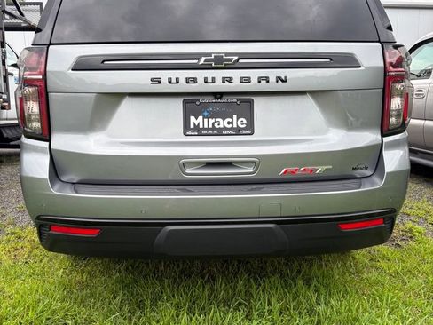 Used 2024 Chevrolet Suburban RST w/ Luxury Package AWD/4WD image 8