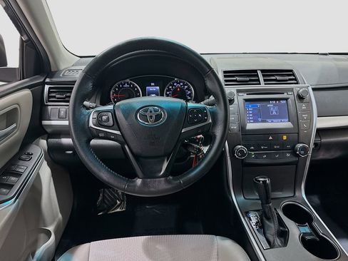 Used 2017 Toyota Camry XLE image 22