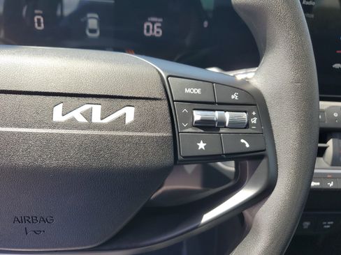 Used 2025 Kia K4 FWD image 20