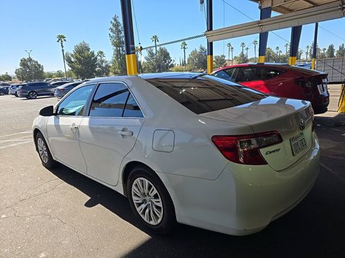 Used 2014 Toyota Camry LE FWD image 6