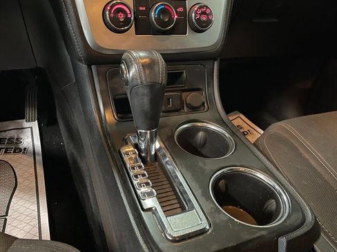 Used 2016 GMC Acadia SLE image 16