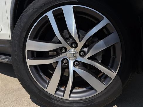 Used 2016 Honda Pilot Touring image 9