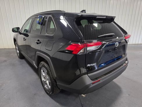 Used 2025 Toyota RAV4 LE AWD/4WD image 3