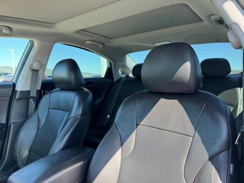 Used 2013 Hyundai Sonata Limited w/ Premium Pkg FWD image 18