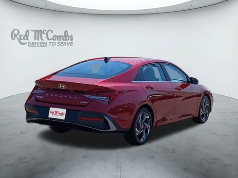 Used 2024 Hyundai Elantra Limited image 5
