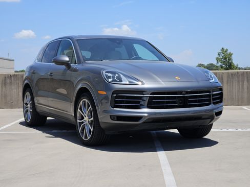 Certified 2023 Porsche Cayenne Platinum Edition AWD/4WD image 10